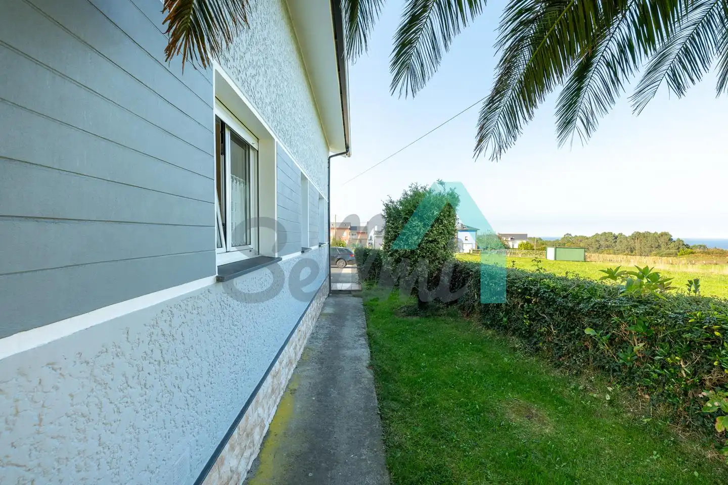 Vista exterior de Casa o chalet de alquiler en Valdés - Luarca con Jardín privado, Terraza y Amueblado