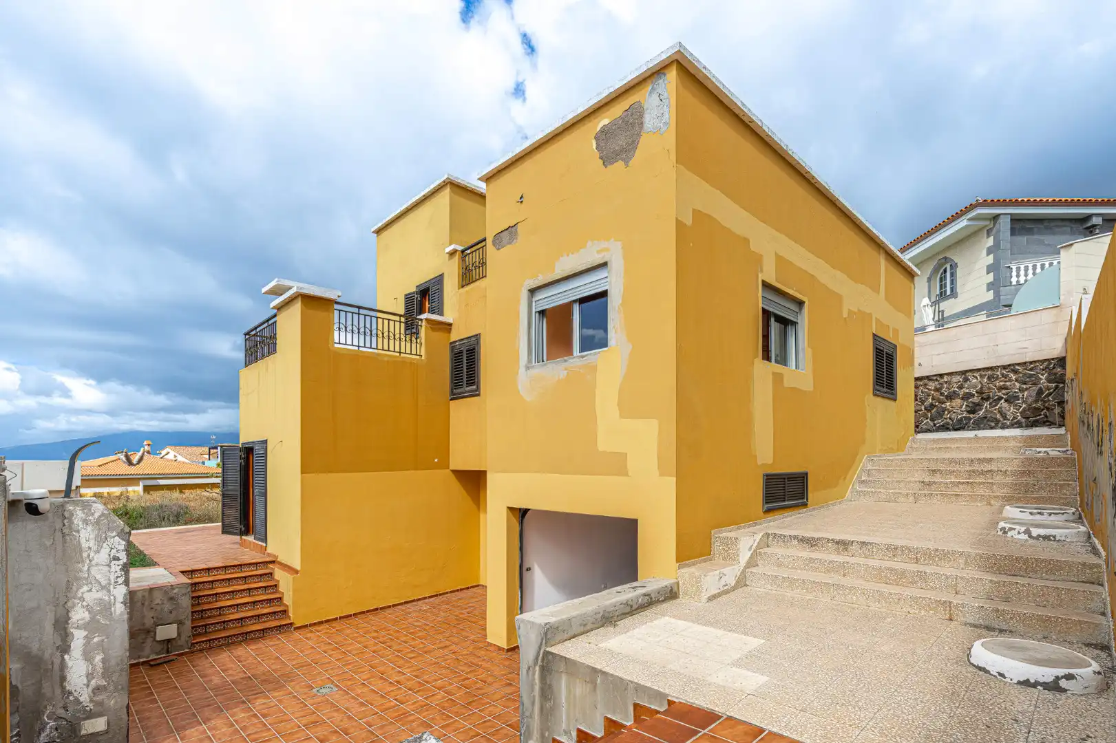 Vista exterior de Casa o xalet en venda en El Rosario amb Aire condicionat, Jardí privat i Terrassa