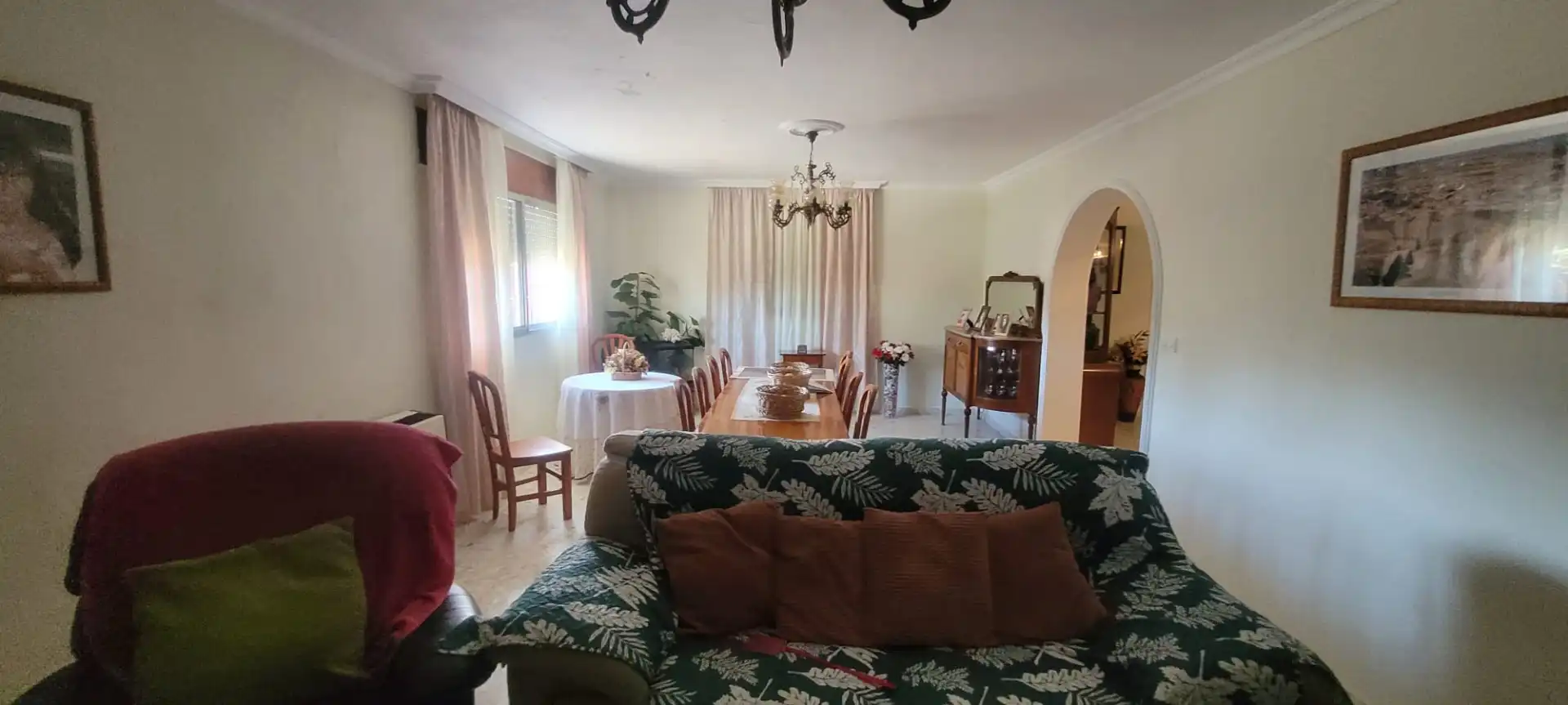Menjador de Casa o xalet en venda en Algeciras amb Aire condicionat, Jardí privat i Terrassa