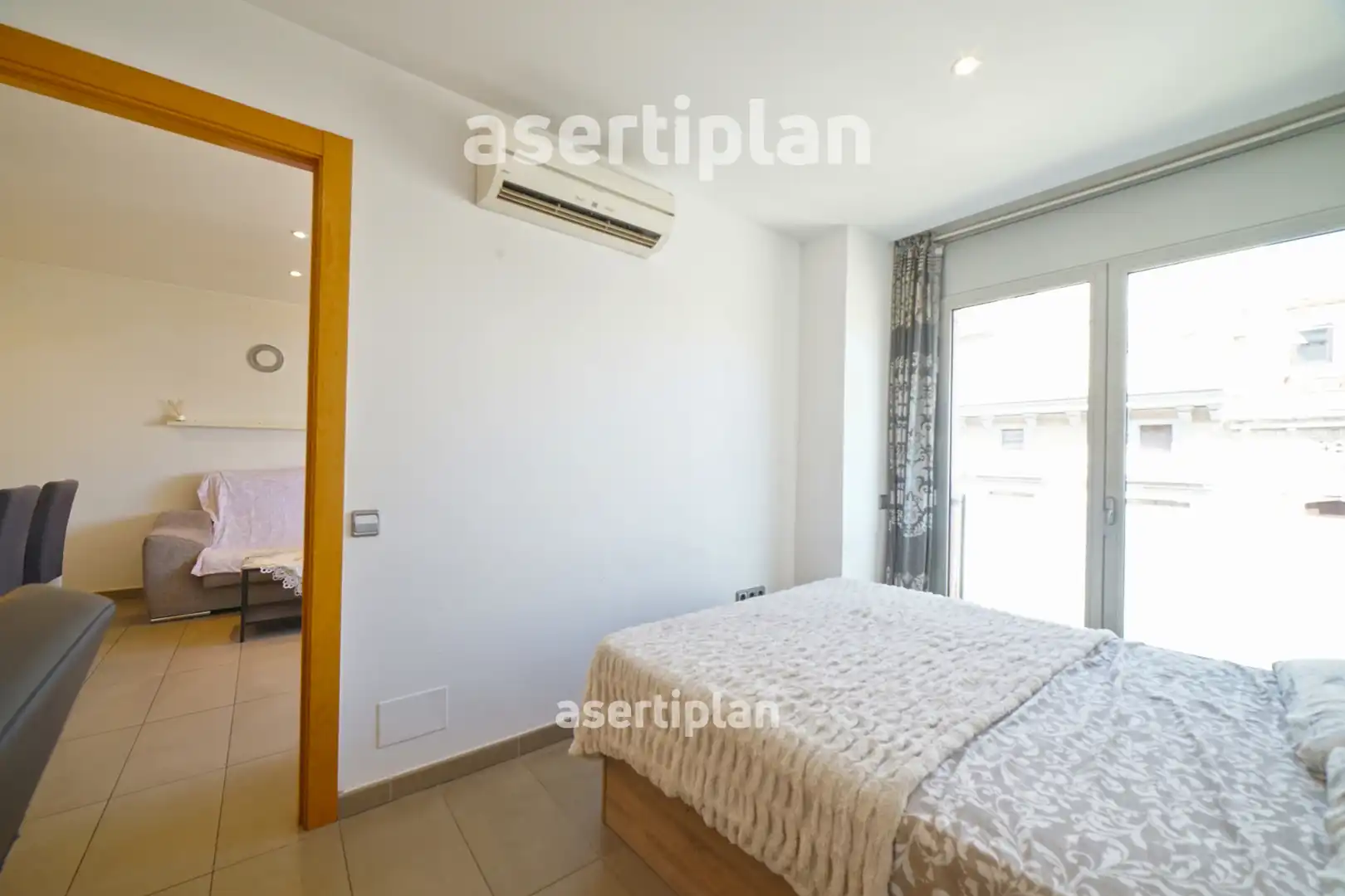 Wohnung zur Miete in Camí Ral de la Mercè, Centre