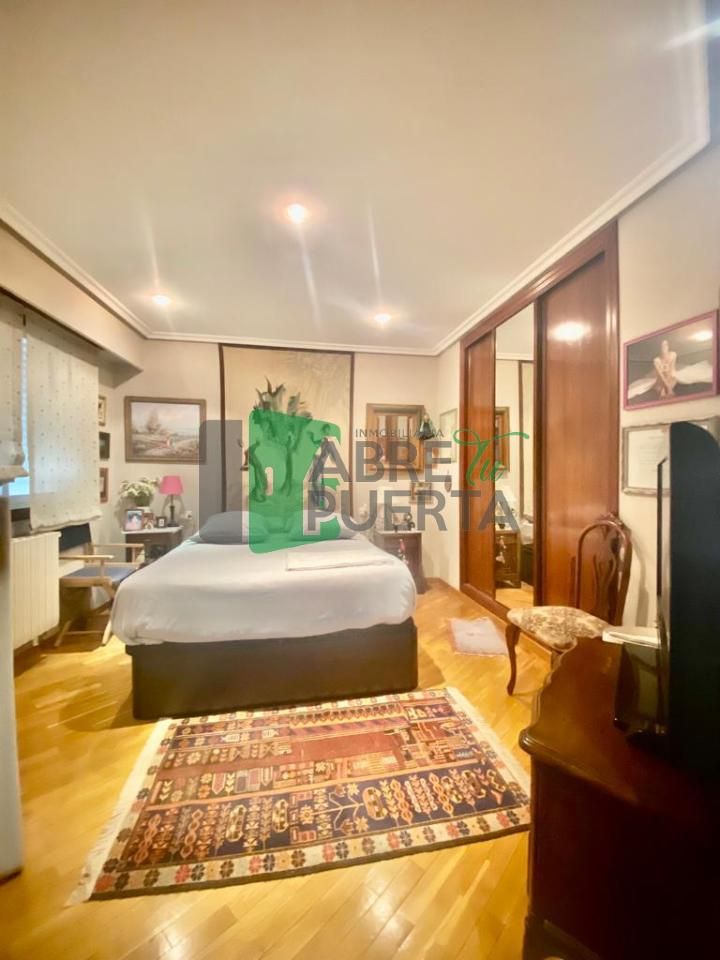 Bedroom of Duplex for sale in Ourense Capital   with Heating and Furnished