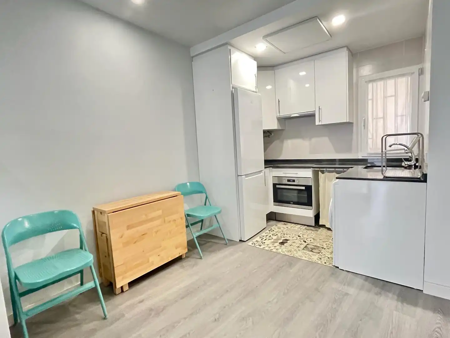 Cocina de Apartamento en venta en Madrid con Calefacción