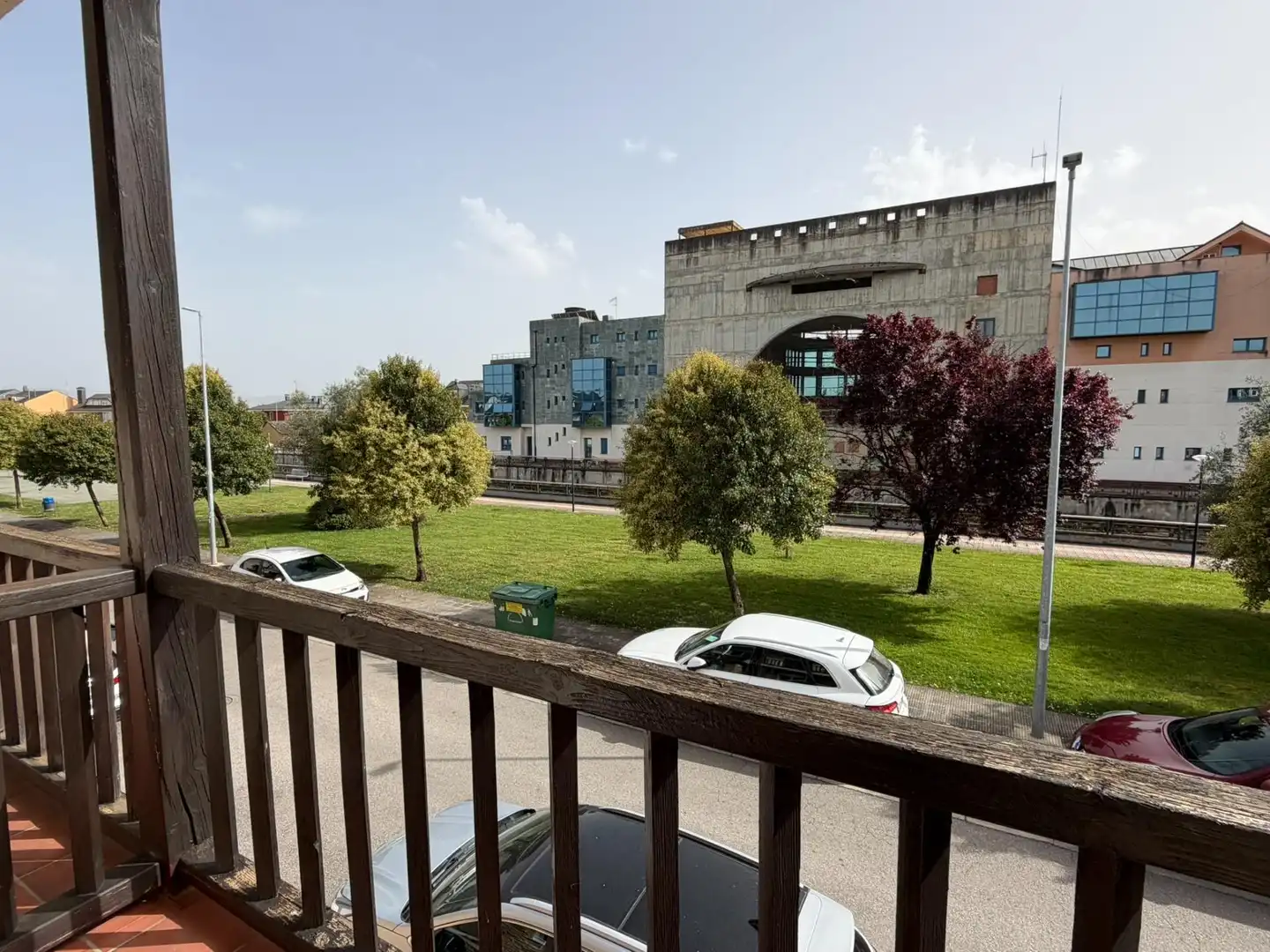 Vista exterior de Casa adosada en venda en Camponaraya amb Calefacció i Balcó