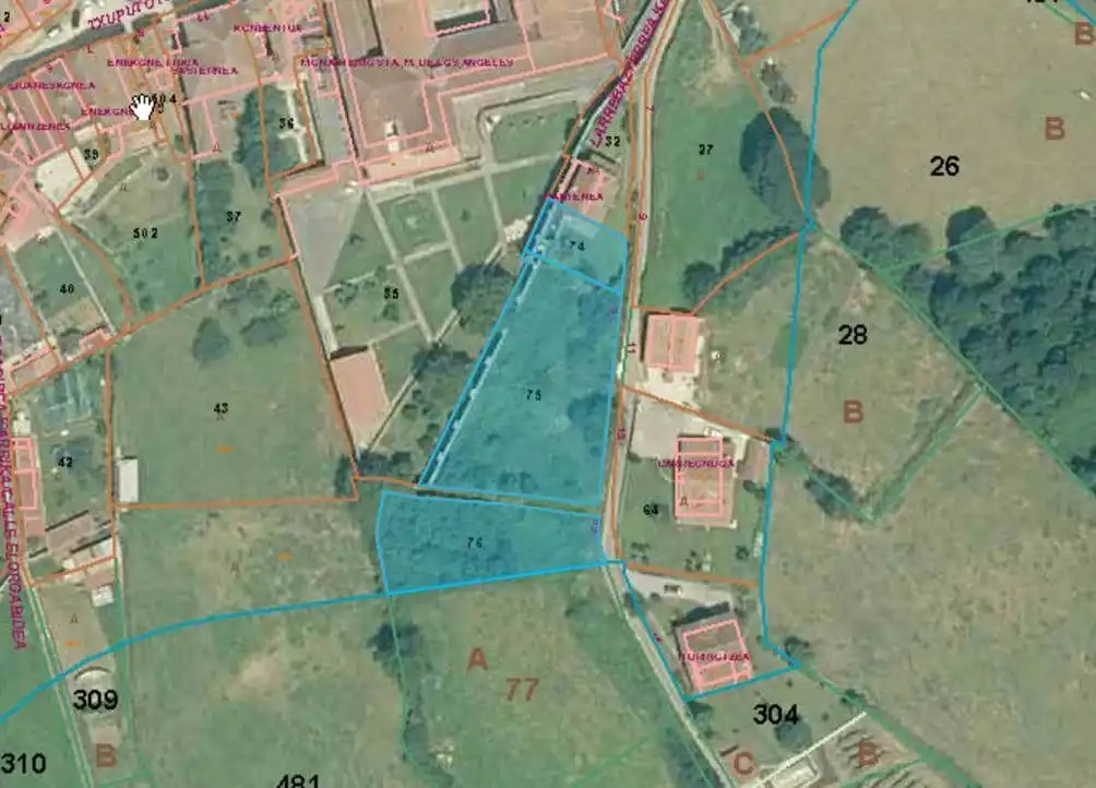 Residential land for sale in Calle Larrebazterrea 24