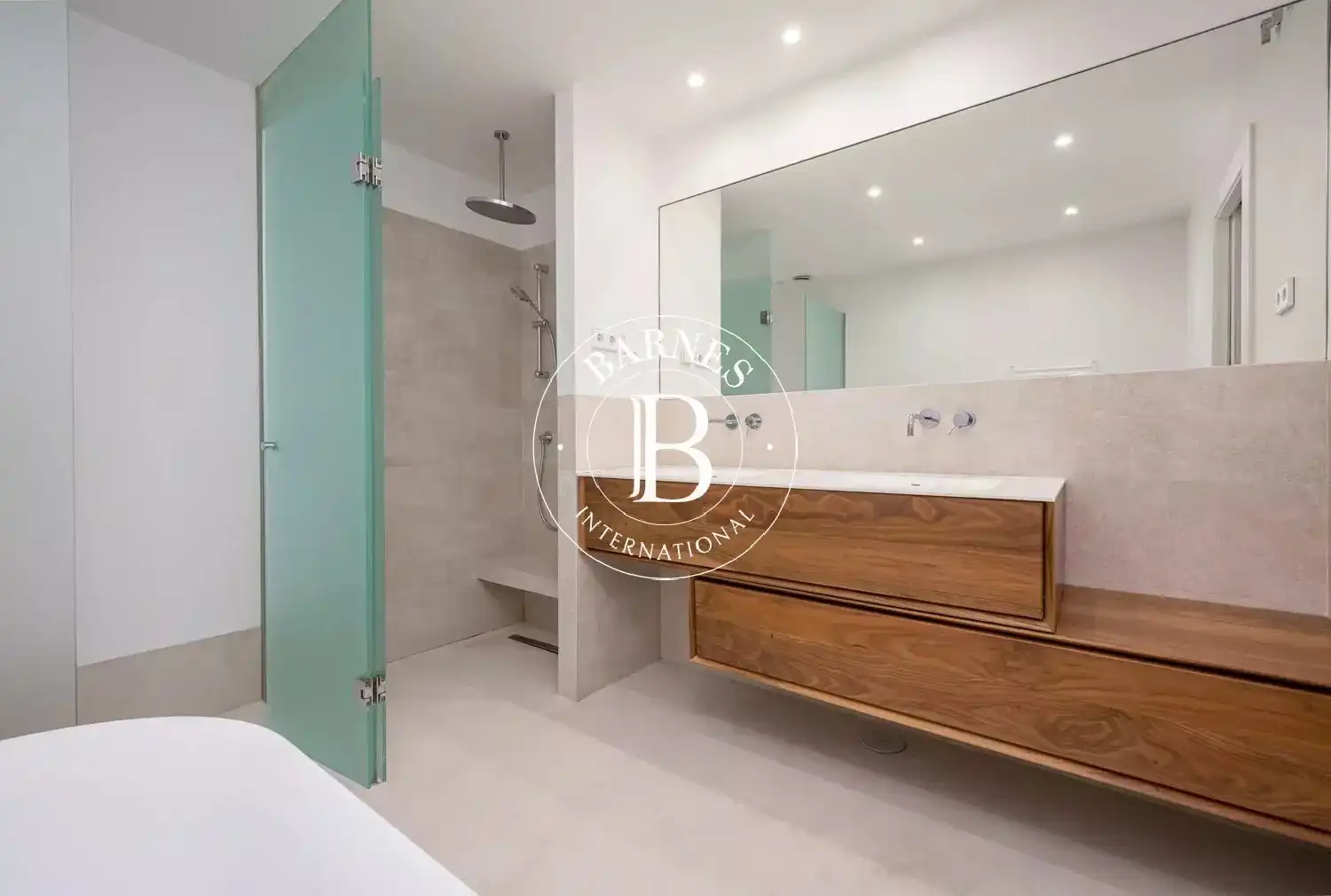 Bathroom of Flat for rent in Madrid  with Air Conditioner, Heating and Storage room