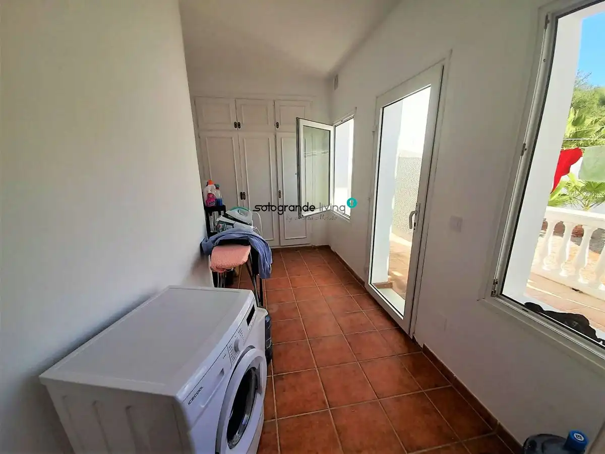 Houses for sale in La Línea de la Concepción  with Air Conditioner, Private garden and Terrace