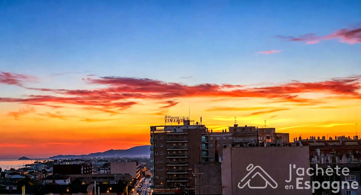 Vista exterior de Ático en venta en Vinaròs con Calefacción, Terraza y Amueblado
