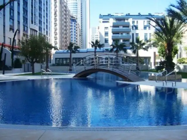 Piscina de Pis de lloguer en Valencia amb Aire condicionat, Calefacció i Jardí privat