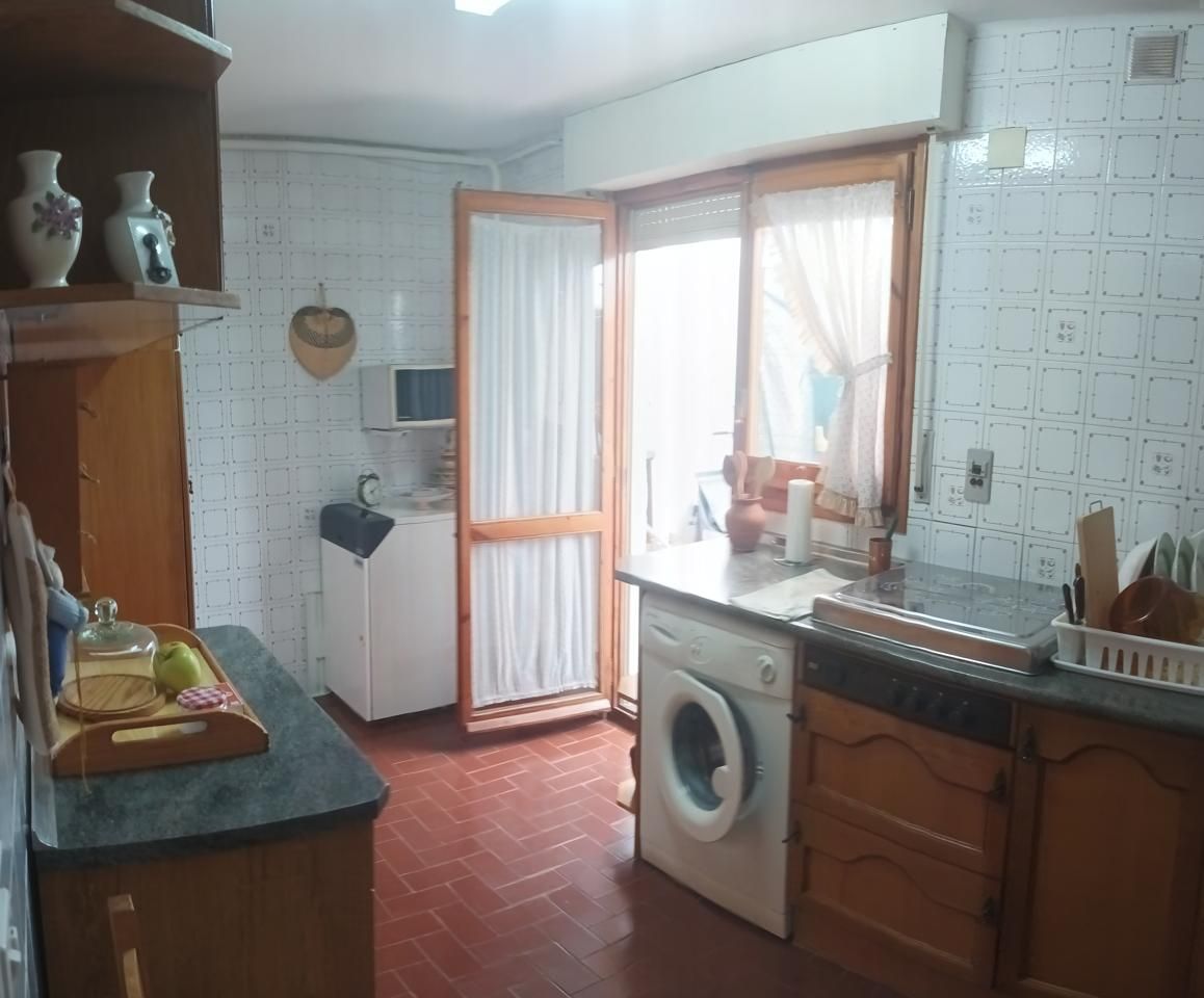 Cuina de Pis en venda en Maluenda amb Calefacció, Terrassa i Moblat