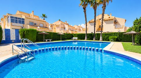 Foto 2 de Casa adosada en venta en Playa Flamenca, Orihuela