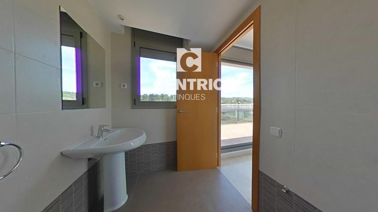 Bathroom of Duplex for sale in Terrassa  with Terrace