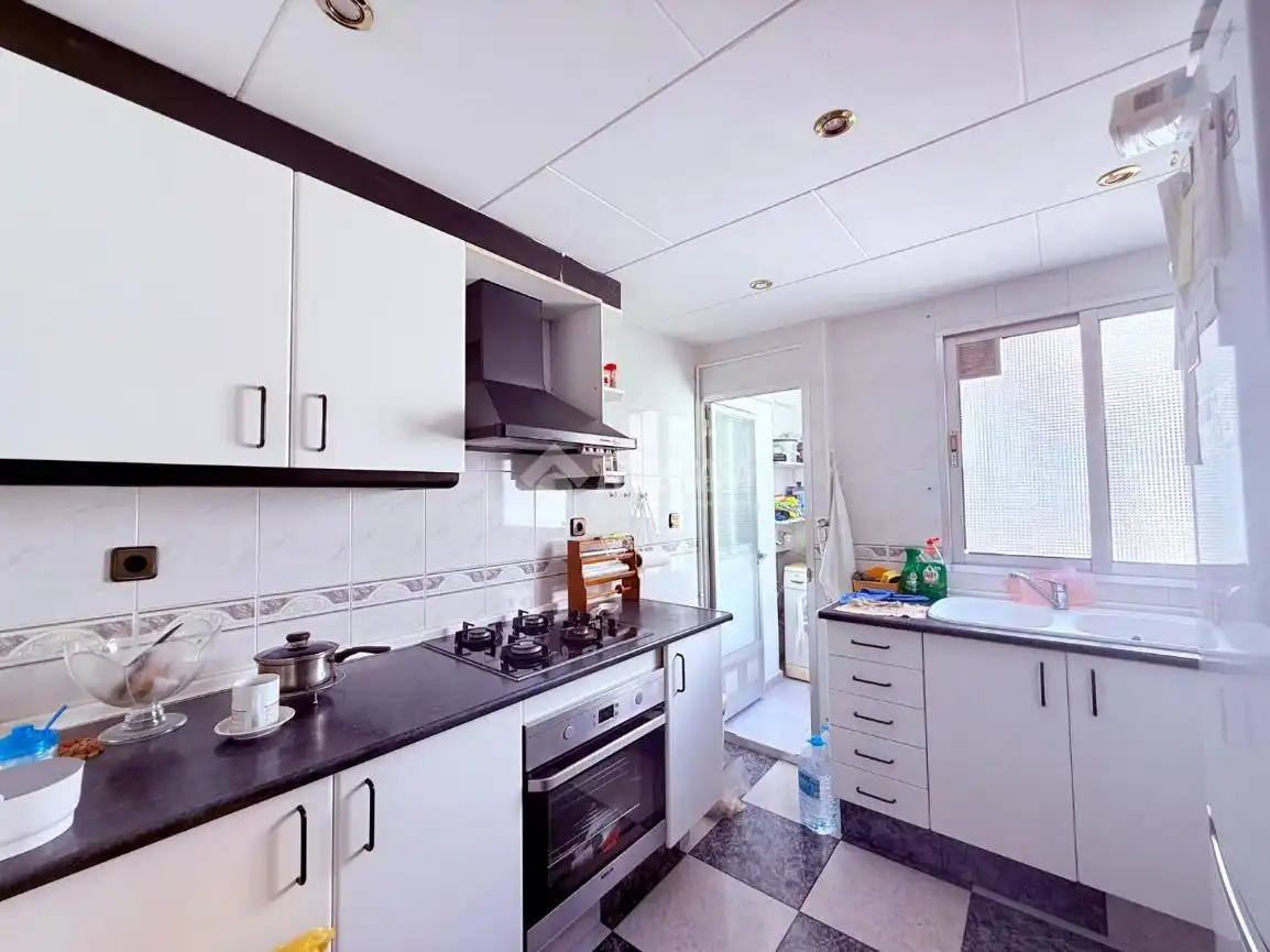 Küche von Wohnung zum Verkauf in Mislata mit Klimaanlage und Balkon