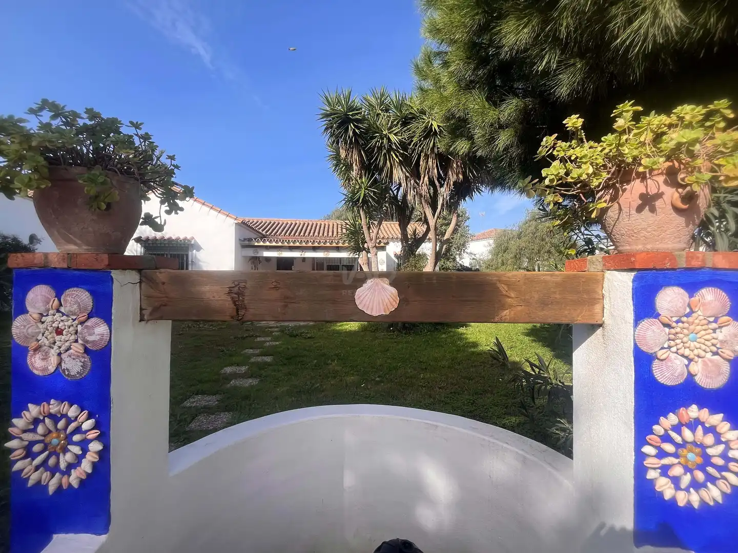 Garden of Houses for sale in Barbate  with Air Conditioner and Terrace