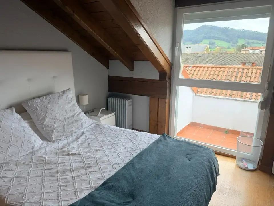 Habitación de Casa adosada en venta en Torrelavega  con Calefacción, Parquet y Terraza