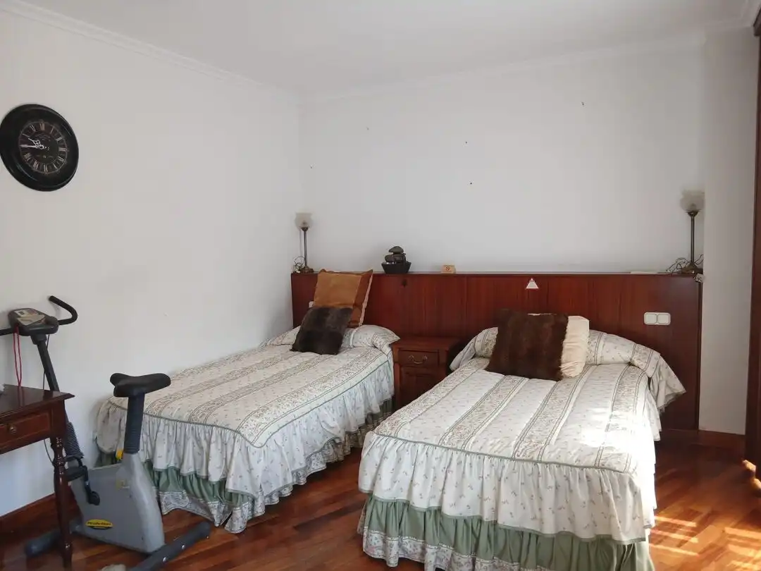 Habitación de Dúplex en venta en Ezcaray con Calefacción, Piscina y Balcón