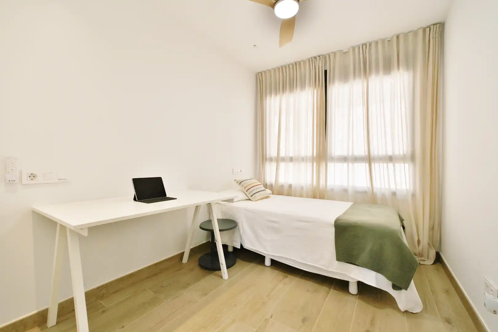 Habitación de Apartamento de alquiler en Sagunto / Sagunt con Aire acondicionado, Calefacción y Terraza