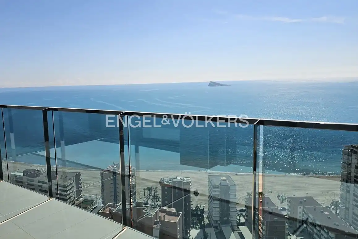 Terrassa de Apartament de lloguer en Benidorm amb Aire condicionat, Terrassa i Piscina comunitària
