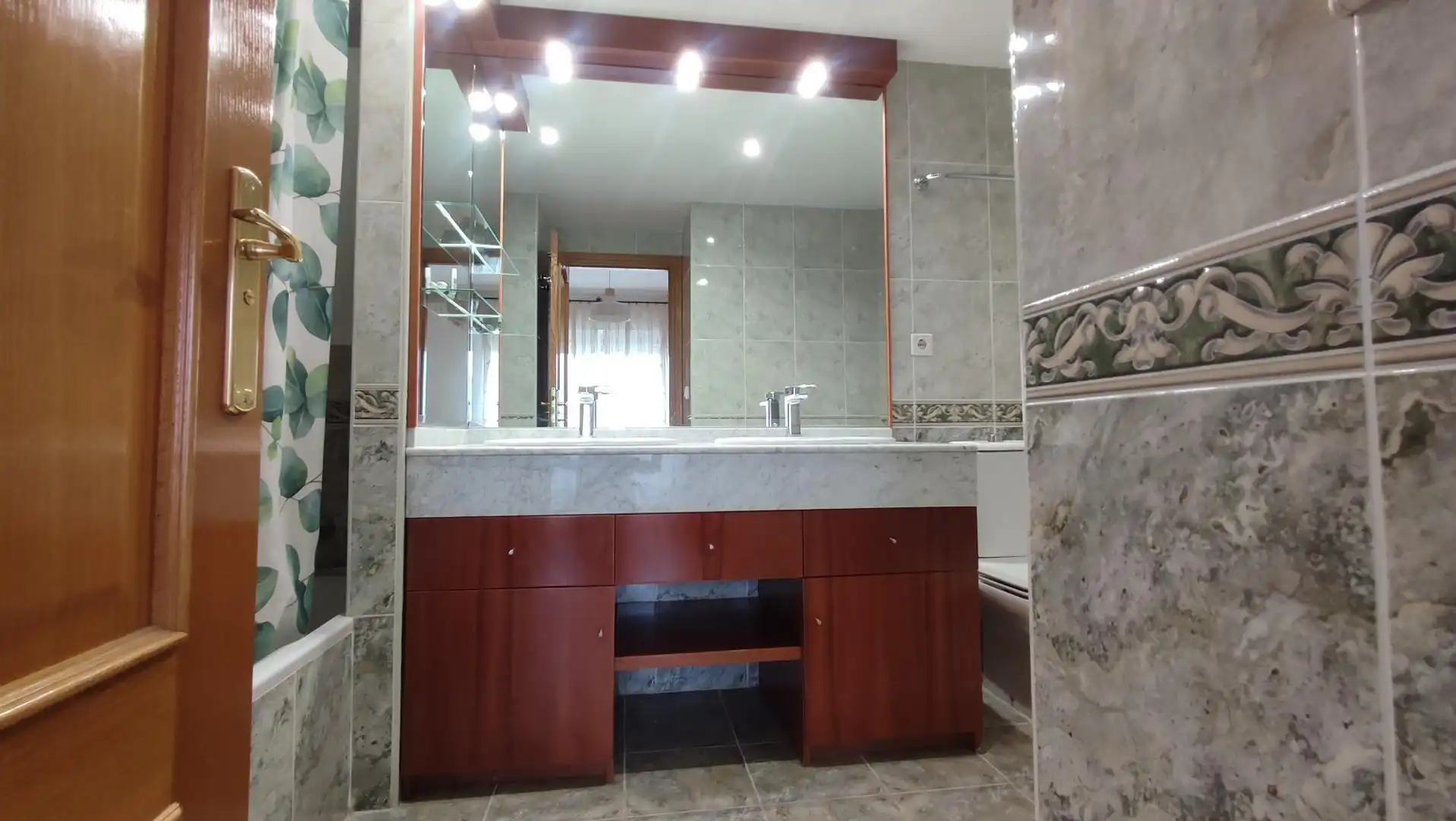 Baño de Casa adosada de alquiler en Zaragoza con Aire acondicionado, Calefacción y Jardín privado