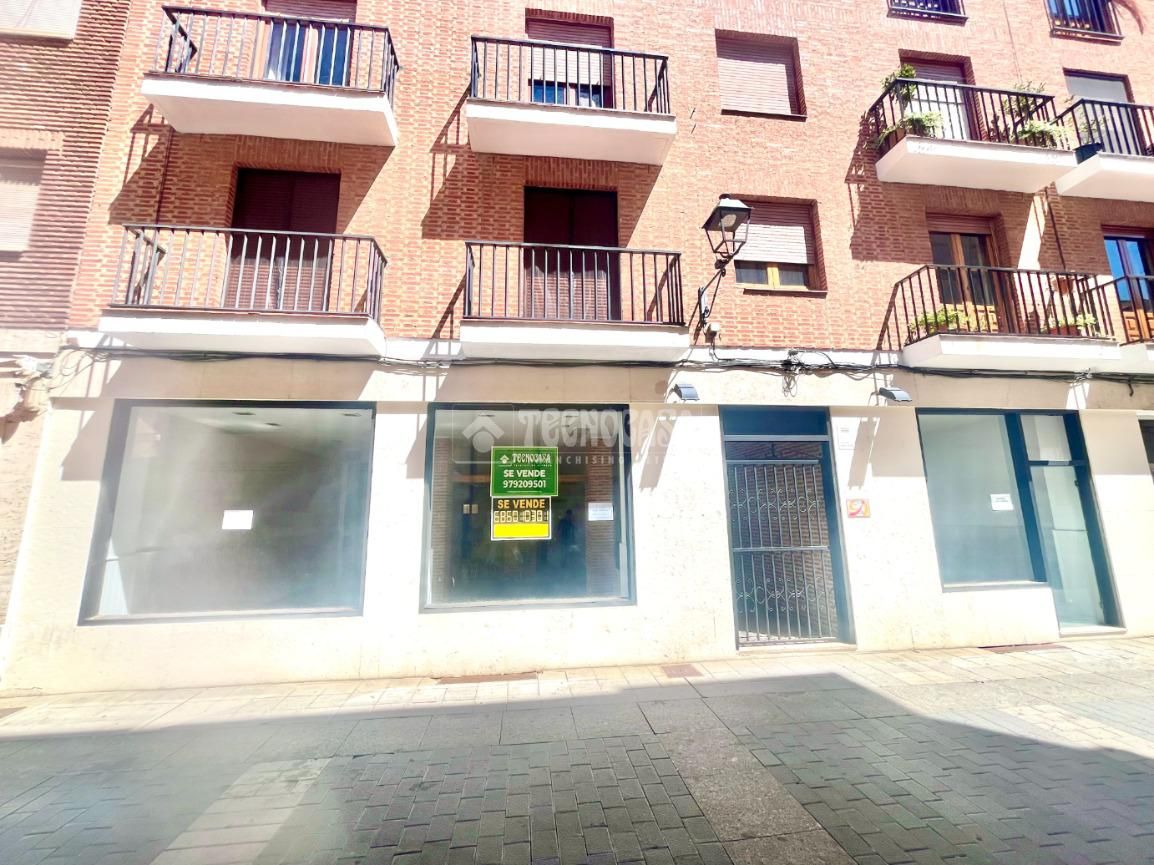 Vista exterior de Local en venta en Palencia Capital