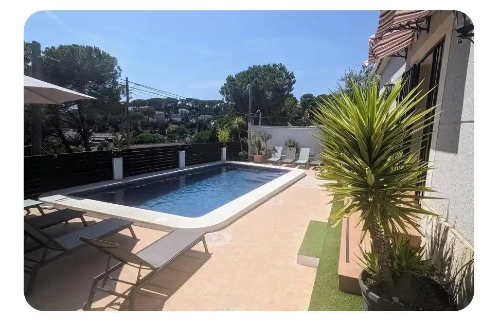 Piscina de Casa o xalet en venda en Vidreres amb Aire condicionat, Jardí privat i Terrassa