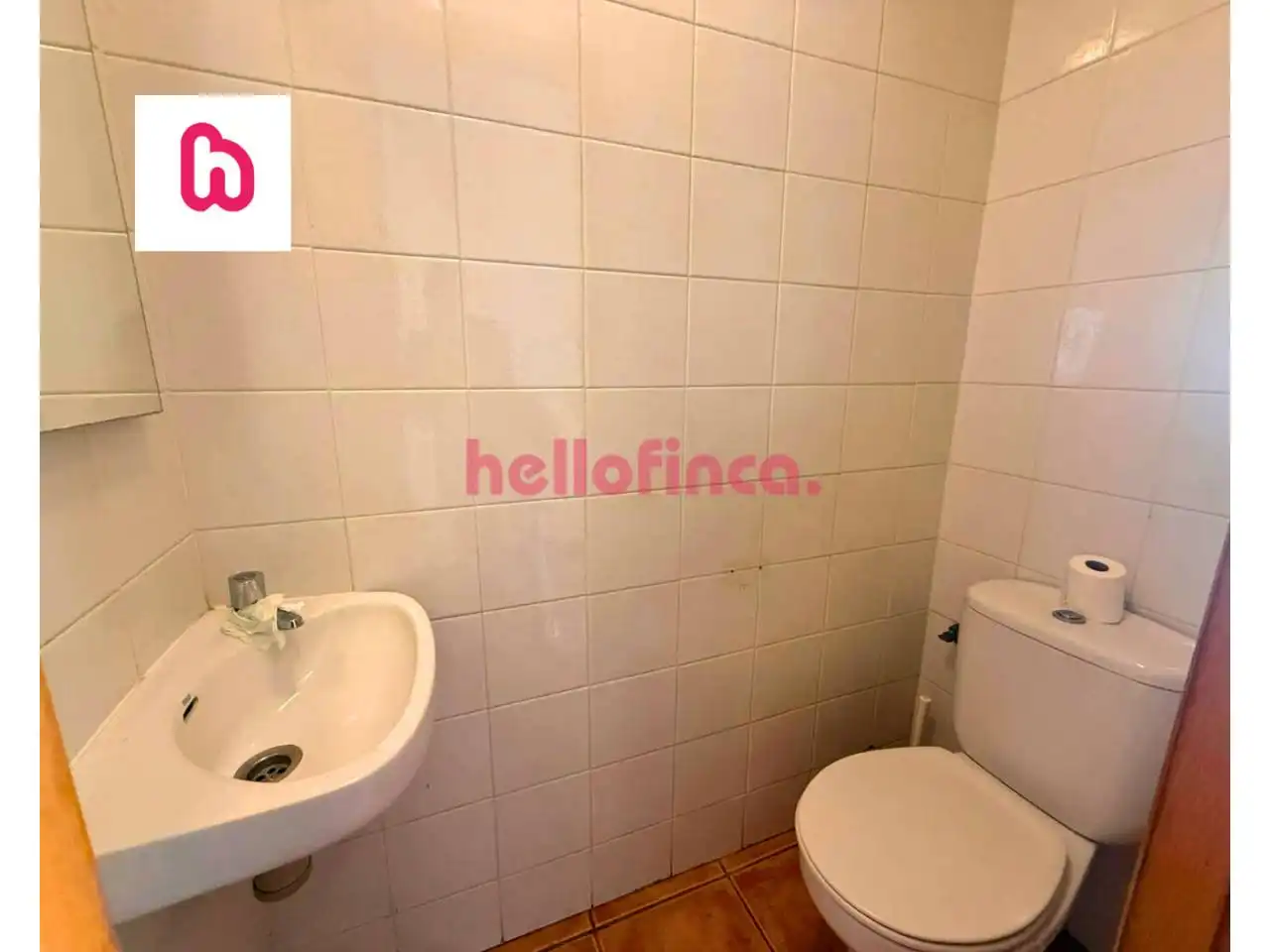 Badezimmer von Wohnung zum Verkauf in Badalona mit Heizung, Privatgarten und Terrasse