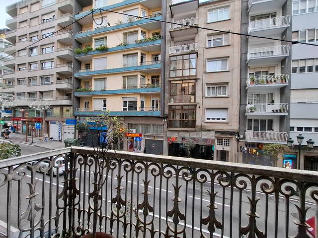 Piso en Venta en Rúa de Urzáiz en Fátima