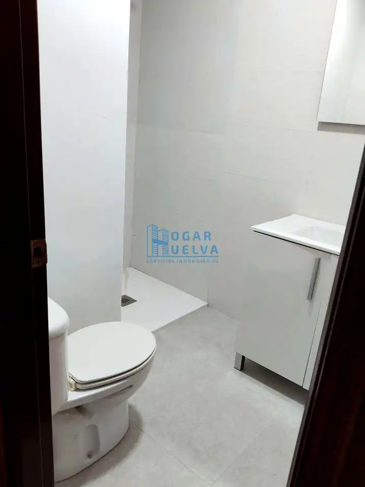 Badezimmer von Erdgeschoss zum Verkauf in Huelva