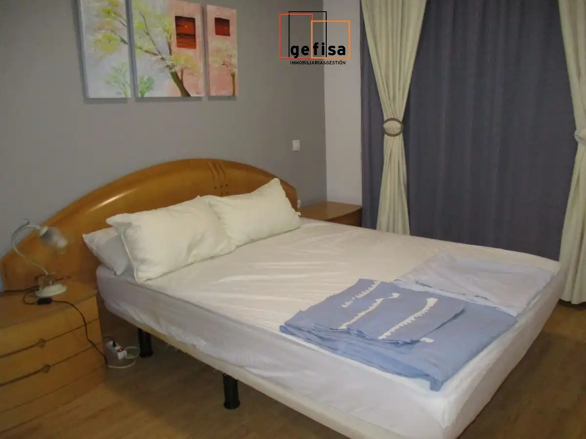 Habitación de Apartamento de alquiler en Valdepeñas con Calefacción, Amueblado y Balcón