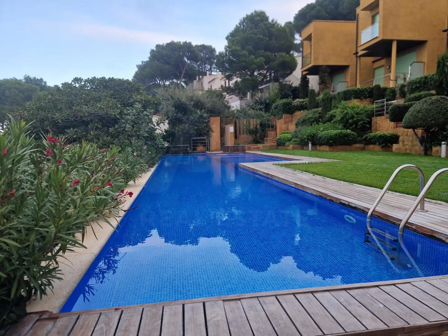 Casa aparellada amb piscina en venda a Begur pueblo, imagen 3