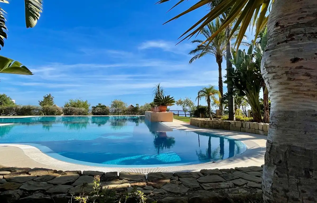 Piscina de Planta baja en venta en Benalmádena con Aire acondicionado, Calefacción y Jardín privado