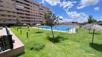 Piscina de Pis en venda en Seseña amb Aire condicionat, Calefacció i Jardí privat