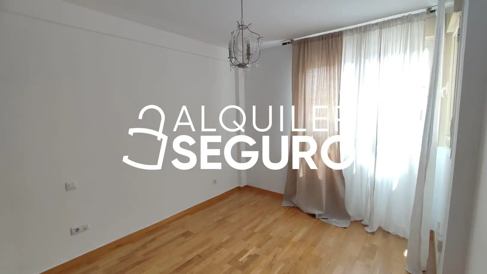 Bedroom of Flat for rent in Madrid  with Air Conditioner, Heating and Terrace