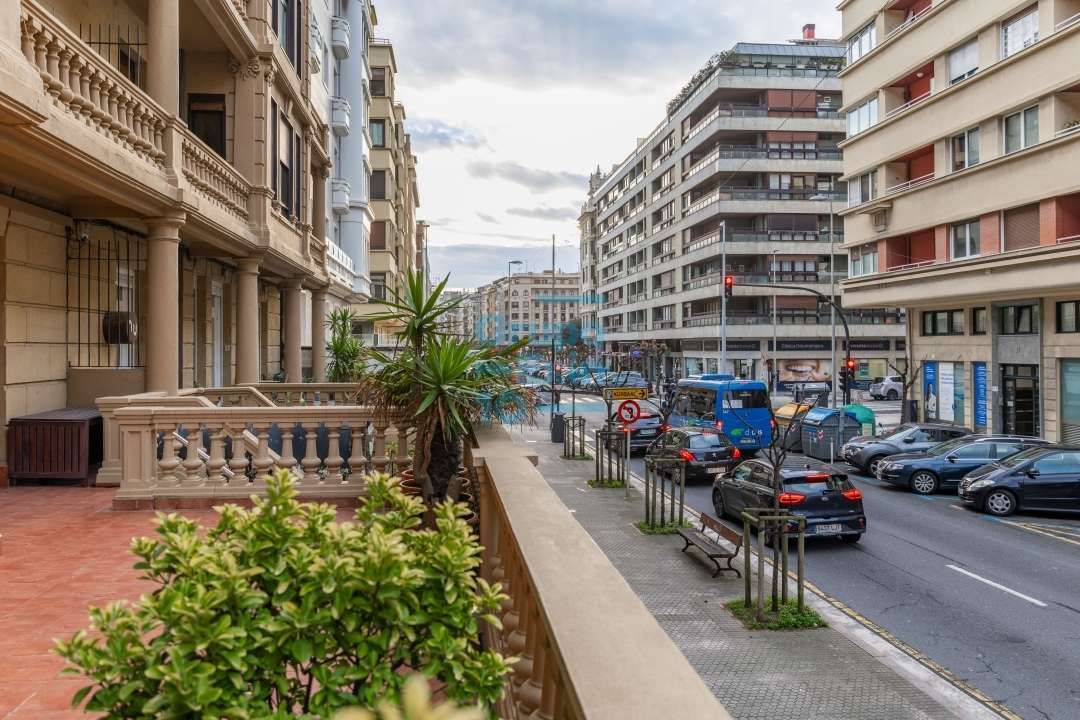 Vista exterior de Loft en venda en Donostia - San Sebastián  amb Calefacció i Terrassa