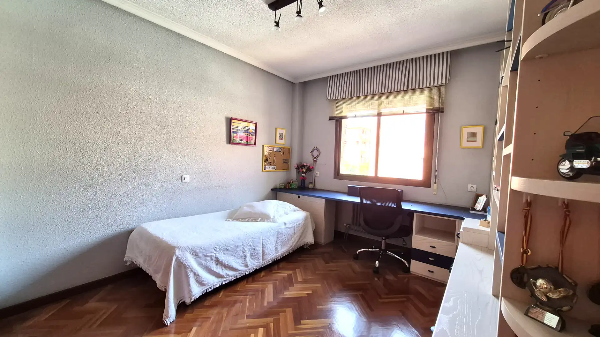 Dormitori de Casa o xalet en venda en Alcalá de Henares amb Aire condicionat, Calefacció i Parquet