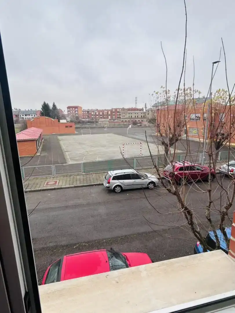 Aparcament de Pis en venda en León Capital  amb Aire condicionat, Traster i Moblat