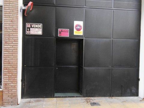 Parkplatz von Garage miete in Cabra