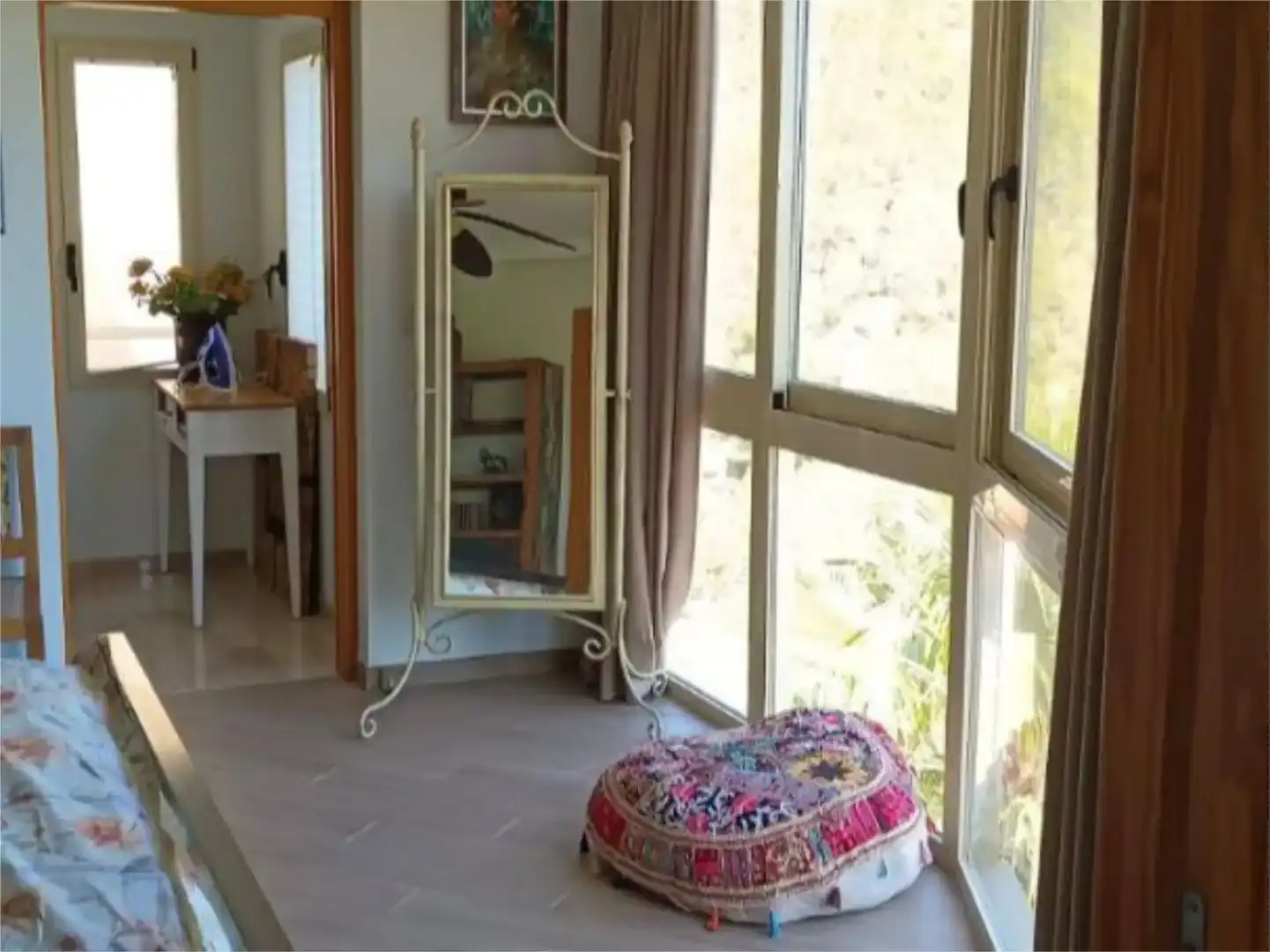 Schlafzimmer von Dachboden zur Miete in Callosa d'en Sarrià mit Klimaanlage, Privatgarten und Möbliert