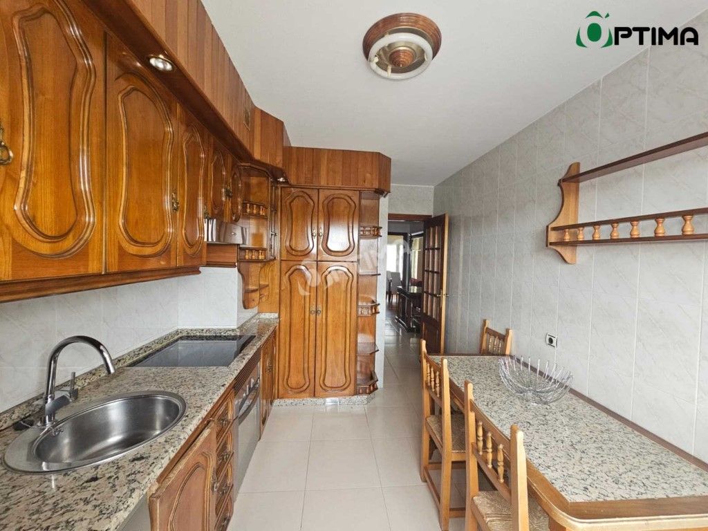 Kitchen of Flat for rent in Santiago de Compostela 