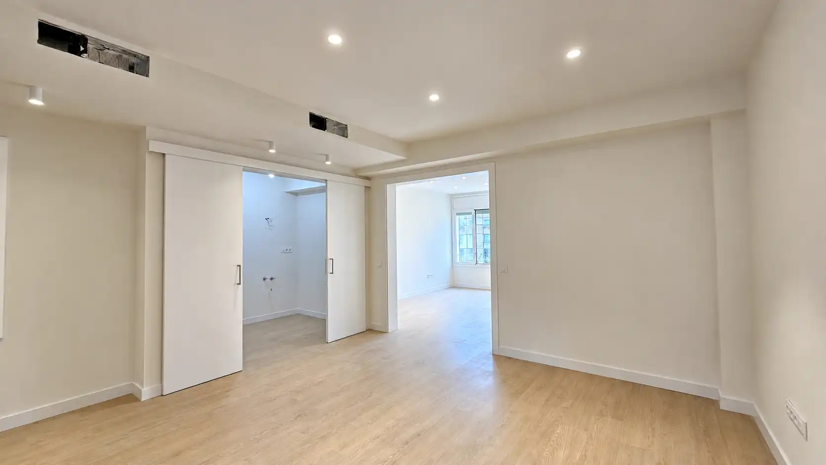 Büro zur Miete in Barcelona mit Klimaanlage, Heizung und Internet