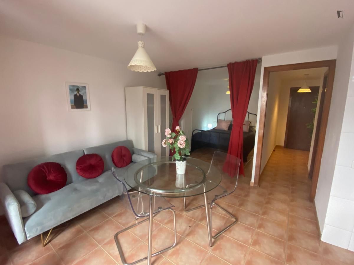 Study to rent in El Raval