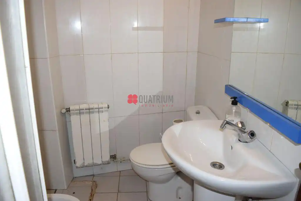 Bany de Casa o xalet en venda en Teo amb Jardí privat