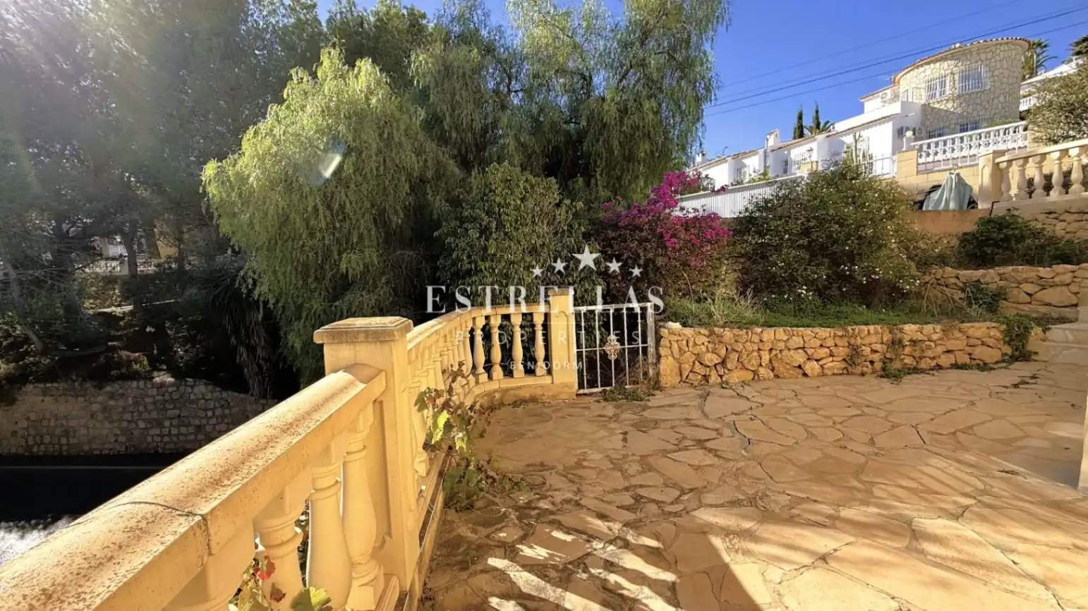 Vista exterior de Casa o chalet en venta en La Nucia con Aire acondicionado, Calefacción y Jardín privado
