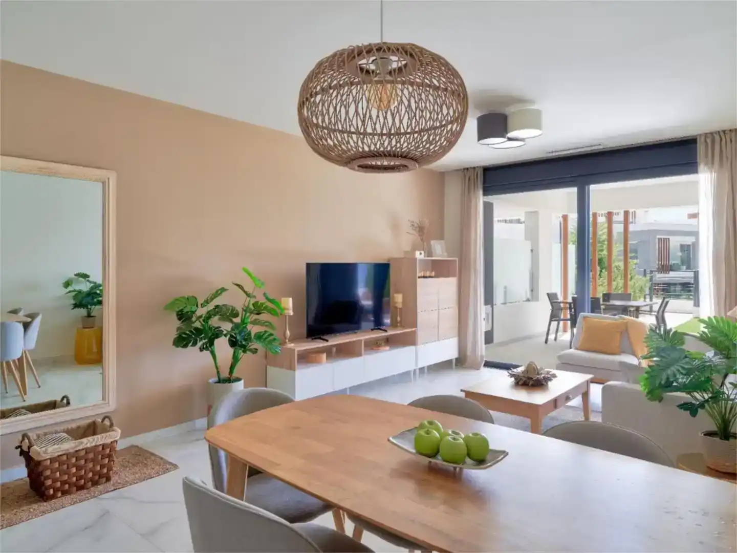 Living room of Flat for rent in Estepona  with Air Conditioner, Swimming Pool and Balcony