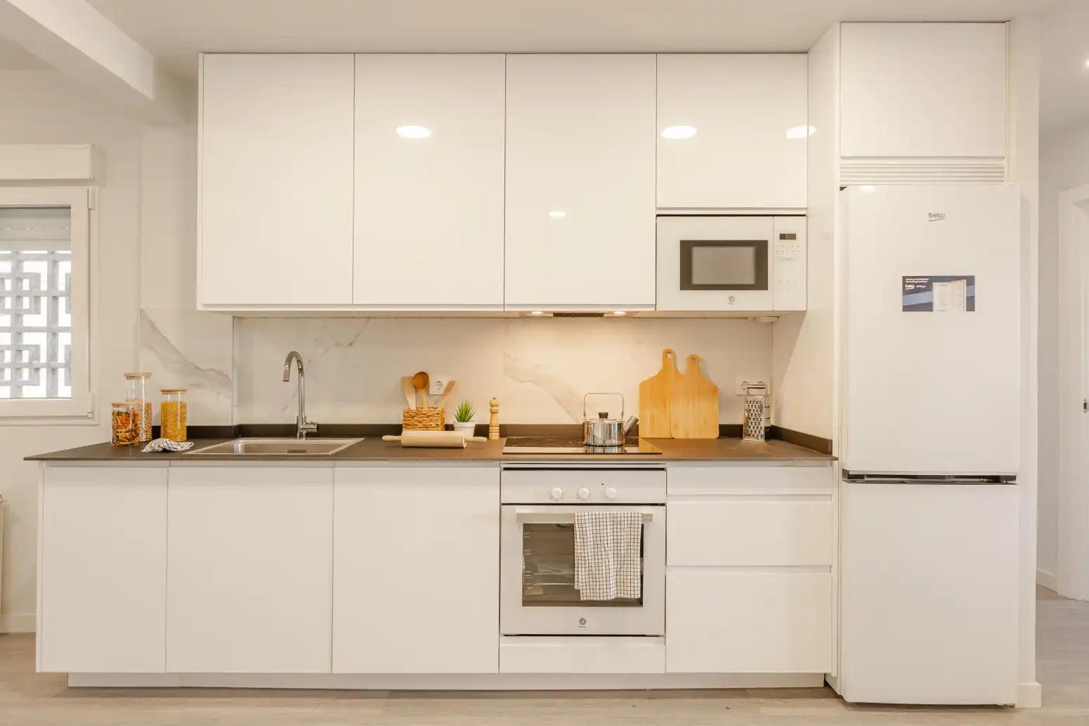 Küche von Wohnung zum Verkauf in  Pamplona / Iruña mit Klimaanlage, Heizung und Parkett