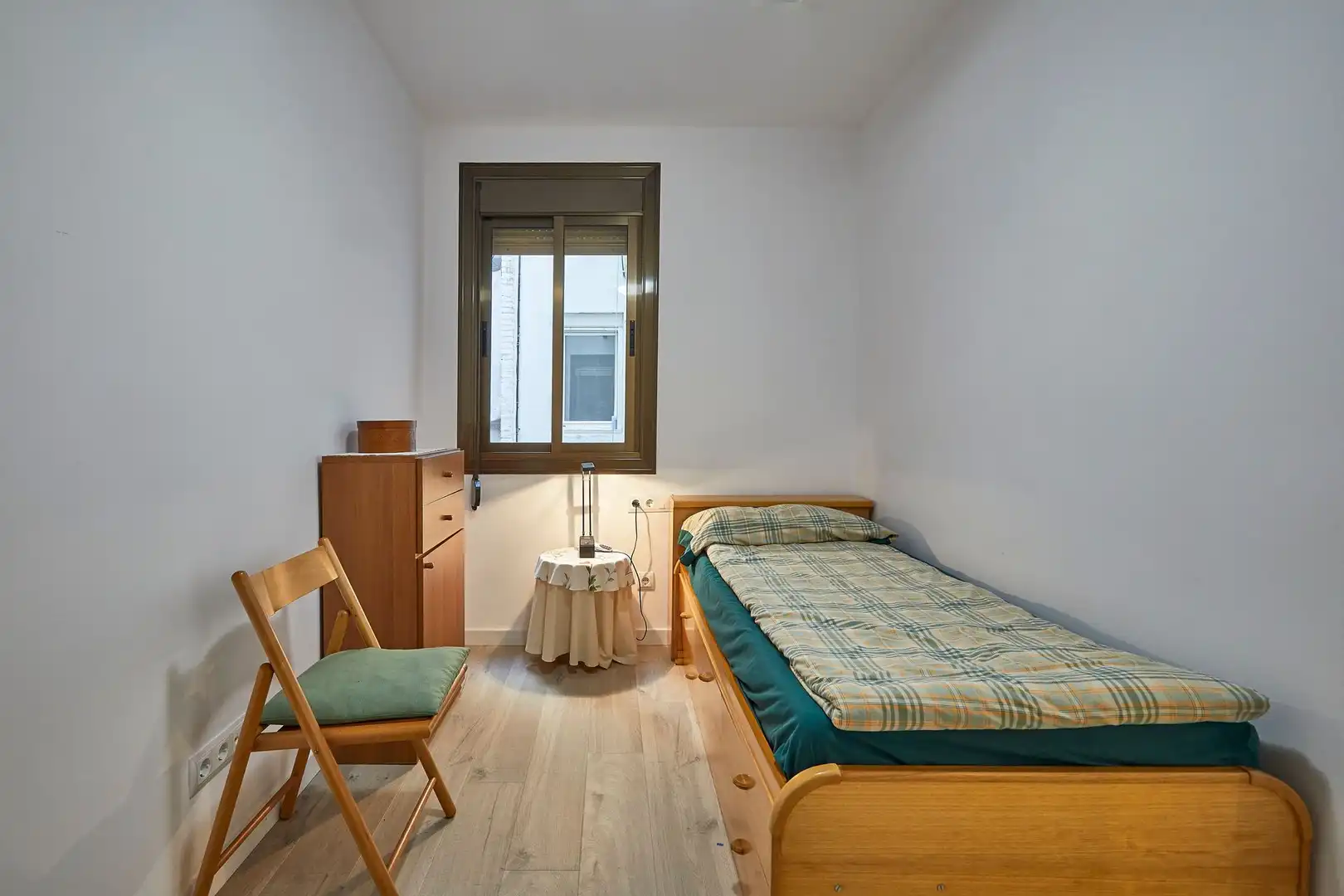 Schlafzimmer von Wohnung zum Verkauf in Barcelona mit Klimaanlage, Parkett und Ofen