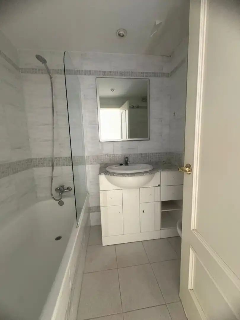 Badezimmer von Wohnung zum Verkauf in Benalmádena mit Klimaanlage, Heizung und Terrasse
