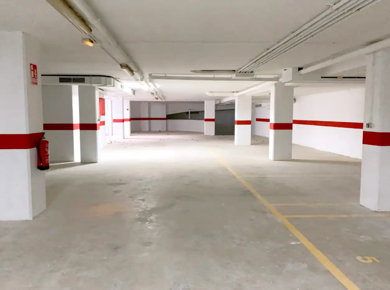 Garage for sale in C/ Del Papa Alexandre VI, Centro Comercial - Capsades - Hospital