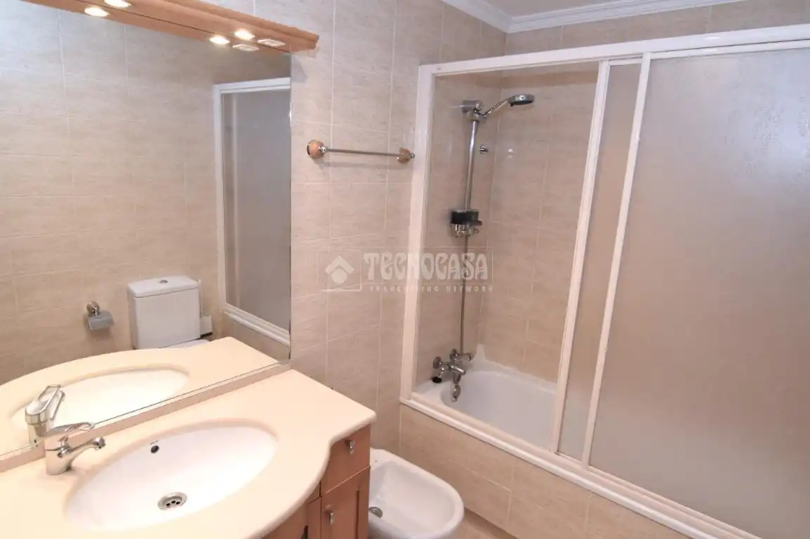 Baño de Piso en venta en Boadilla del Monte con Jardín privado