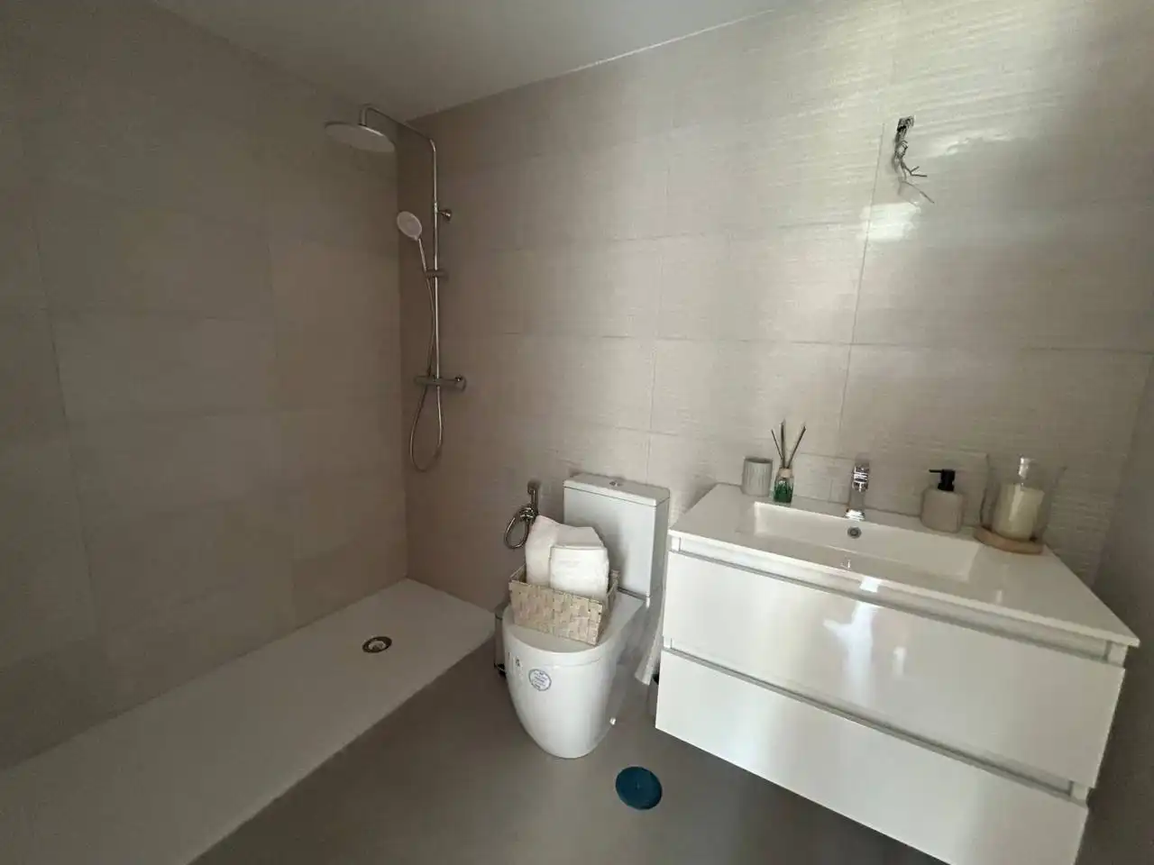 Bany de Àtic en venda en Roquetas de Mar amb Aire condicionat, Terrassa i Piscina comunitària