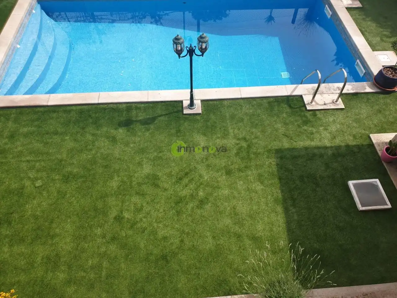 Piscina de Casa adosada en venda en Ponteareas amb Calefacció, Jardí privat i Terrassa